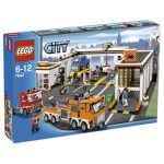 LEGO [City] - Garage Building Set - Town Series (7642)